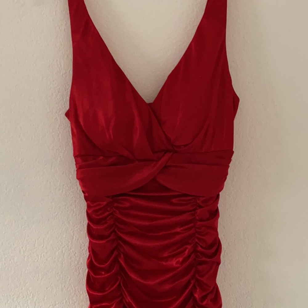 Juniors medium red scrunchy dress